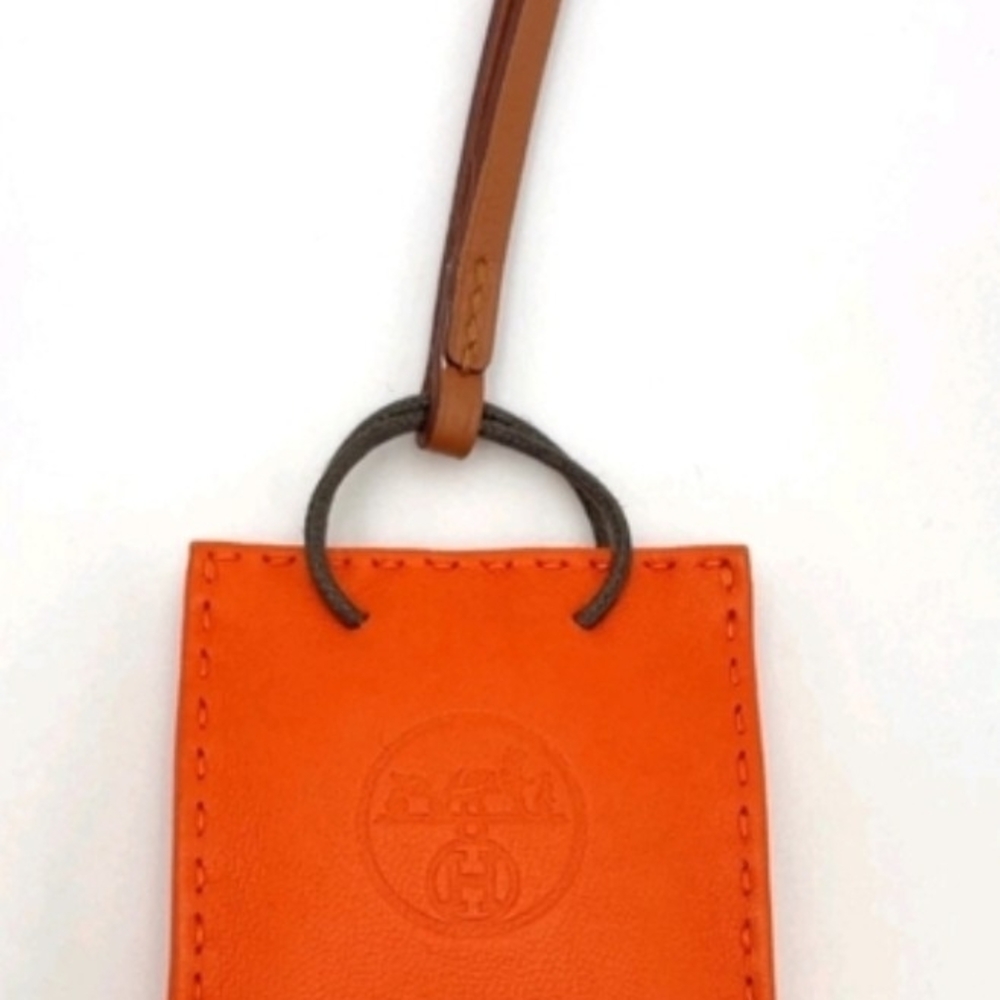 HERMÈS ORANGE LEATHER MINI POUCH BAG CHARM KEY HOLDER + BOX - Picture 5 of 12